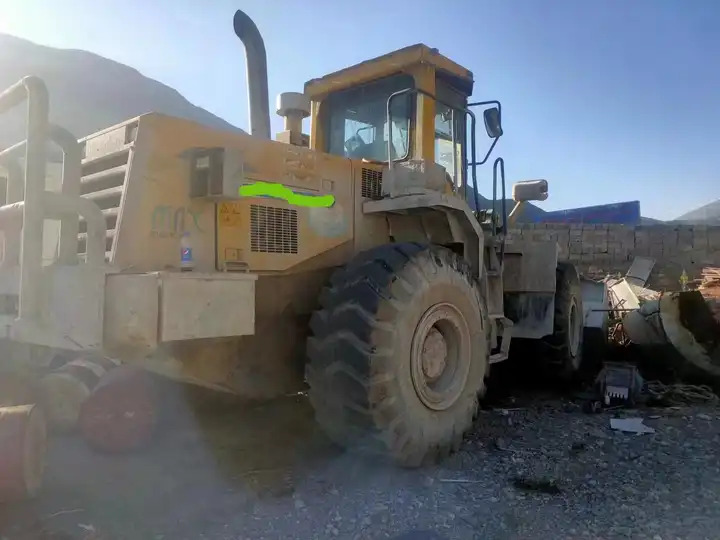 Used 7 Ton Heavy Front Loader Komatsu Wa470 Good Price Japan Made Tire Loader In Shanghai - מעמיס גלגלים: תמונה 2 Used 7 Ton Heavy Front Loader Komatsu Wa470 Good Price Japan Made Tire Loader In Shanghai - מעמיס גלגלים: תמונה 2