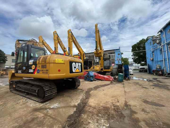 Used CAT 320 320B 320C Caterpillar Excavator with bucket Second hand - מחפר: תמונה 5 Used CAT 320 320B 320C Caterpillar Excavator with bucket Second hand - מחפר: תמונה 5