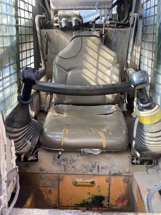 Used Case 440H Skid Steer Loader for Sale - מעמיס היגוי החלקה: תמונה 4 Used Case 440H Skid Steer Loader for Sale - מעמיס היגוי החלקה: תמונה 4