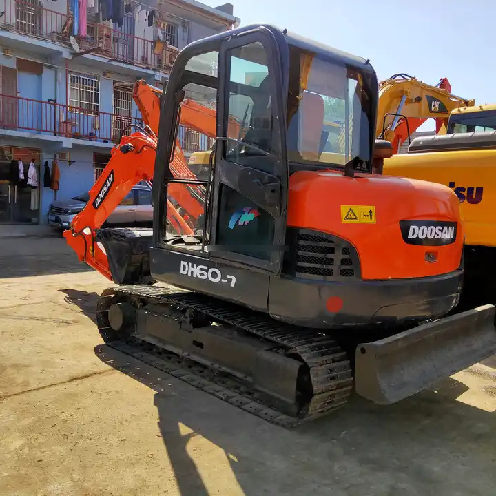 מחפר סורק Used Doosan Machinery for Sale Mini excavator DH55-V DH60-7 for sale Fast Delivery Competitive Price Digger Hydraulic Excavator: תמונה 6