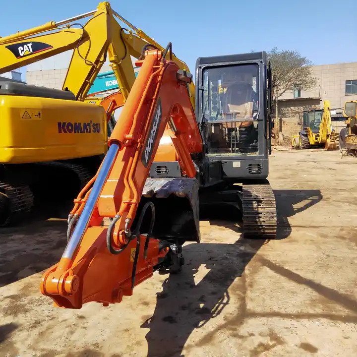 Used Doosan Machinery for Sale Mini excavator DH55-V DH60-7 for sale Fast Delivery Competitive Price Digger Hydraulic Excavator - מחפר סורק: תמונה 2 Used Doosan Machinery for Sale Mini excavator DH55-V DH60-7 for sale Fast Delivery Competitive Price Digger Hydraulic Excavator - מחפר סורק: תמונה 2