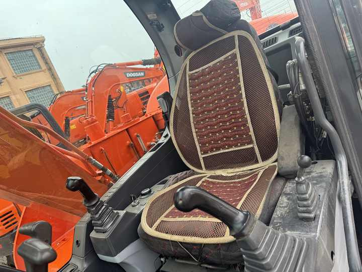 Used Excavator Doosan Dx75-9C Excavators Earth-moving Machinery Doosan Dx60 Dx80 Dx75-9c Dx225 Dh55 Dx60-9c for Sale - מחפר סורק: תמונה 2 Used Excavator Doosan Dx75-9C Excavators Earth-moving Machinery Doosan Dx60 Dx80 Dx75-9c Dx225 Dh55 Dx60-9c for Sale - מחפר סורק: תמונה 2