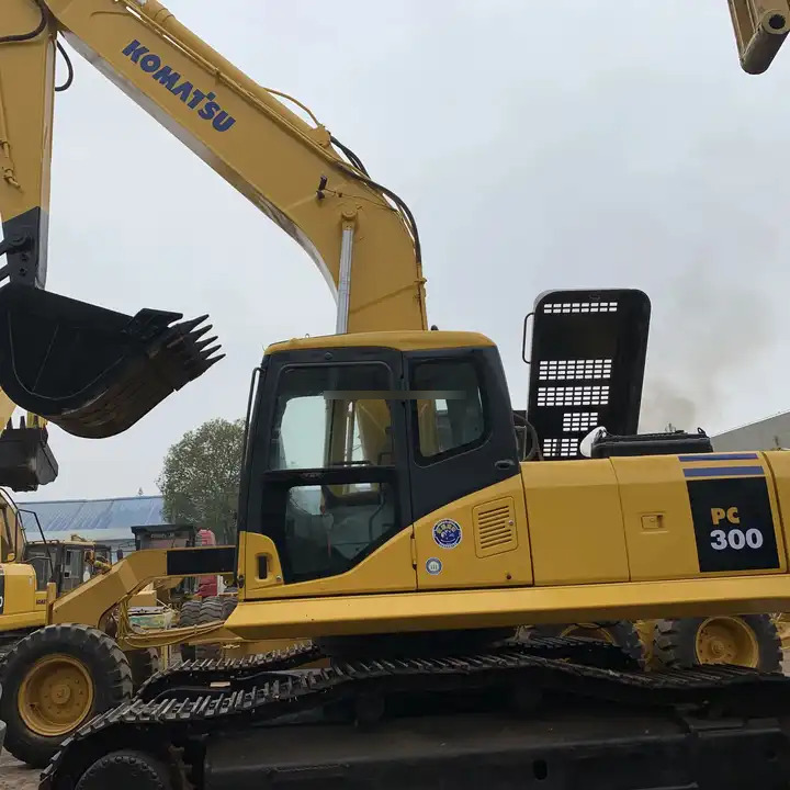 Used Komatsu excavator Pc300-7 in good condition for sale - מחפר סורק: תמונה 5 Used Komatsu excavator Pc300-7 in good condition for sale - מחפר סורק: תמונה 5