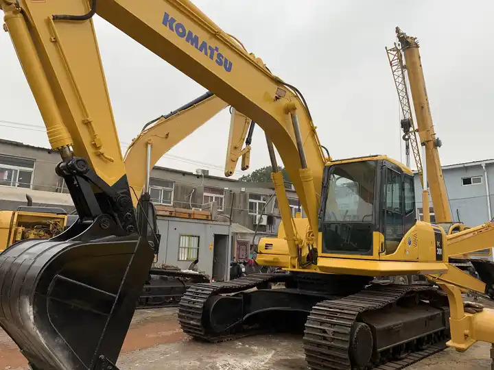 Used Komatsu excavator Pc300-7 in good condition for sale - מחפר סורק: תמונה 4 Used Komatsu excavator Pc300-7 in good condition for sale - מחפר סורק: תמונה 4
