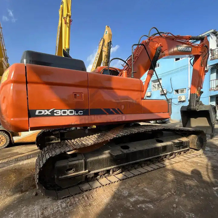 Used Machinery Doosan300 dx300lc Hydraulic Crawler Backhoe Digger 30ton Used Excavator Doosan DX300LC - מחפר סורק: תמונה 2 Used Machinery Doosan300 dx300lc Hydraulic Crawler Backhoe Digger 30ton Used Excavator Doosan DX300LC - מחפר סורק: תמונה 2