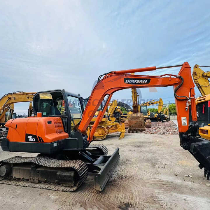 Used excavator doosan dx60 excavators earth-moving machinery doosan dx60 dx80 dx75 dx225 dh60 dh60-7for sale - מחפר סורק: תמונה 1 Used excavator doosan dx60 excavators earth-moving machinery doosan dx60 dx80 dx75 dx225 dh60 dh60-7for sale - מחפר סורק: תמונה 1