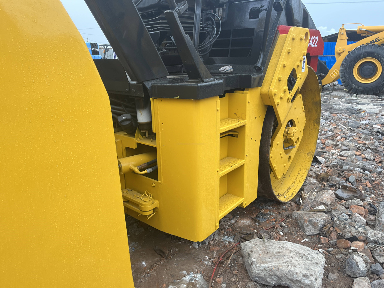 Used road roller Dynapac CC422 with Double Drum Roller in Good Condition - רולר כביש: תמונה 5 Used road roller Dynapac CC422 with Double Drum Roller in Good Condition - רולר כביש: תמונה 5
