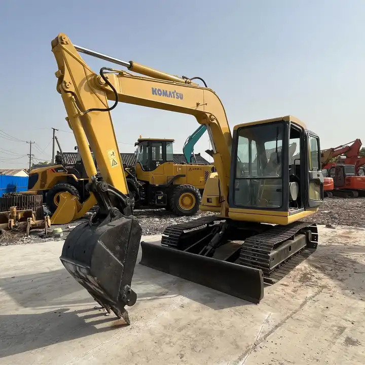 Komatsu used pc60-7 excavator/used 6ton excavator /Komatsu japan pc60-7 mini used excavator for sale Komatsu  excavator - מחפר סורק: תמונה 1 Komatsu used pc60-7 excavator/used 6ton excavator /Komatsu japan pc60-7 mini used excavator for sale Komatsu  excavator - מחפר סורק: תמונה 1