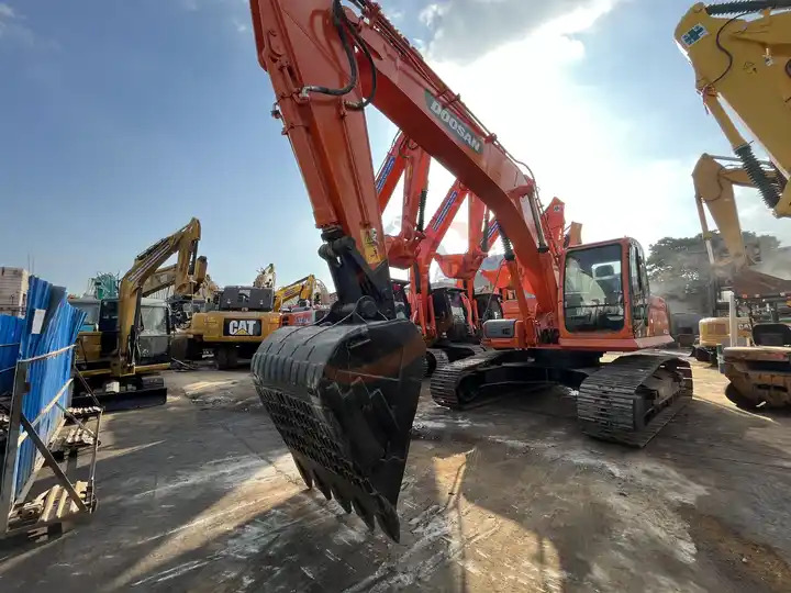 Low price hours Used Machinery Doosan300 dx300lc Hydraulic Crawler Backhoe Digger 30ton Used Excavator Doosan DX300LC - מחפר סורק: תמונה 4 Low price hours Used Machinery Doosan300 dx300lc Hydraulic Crawler Backhoe Digger 30ton Used Excavator Doosan DX300LC - מחפר סורק: תמונה 4