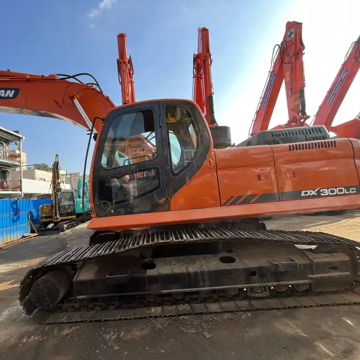 Low price hours Used Machinery Doosan300 dx300lc Hydraulic Crawler Backhoe Digger 30ton Used Excavator Doosan DX300LC - מחפר סורק: תמונה 2 Low price hours Used Machinery Doosan300 dx300lc Hydraulic Crawler Backhoe Digger 30ton Used Excavator Doosan DX300LC - מחפר סורק: תמונה 2