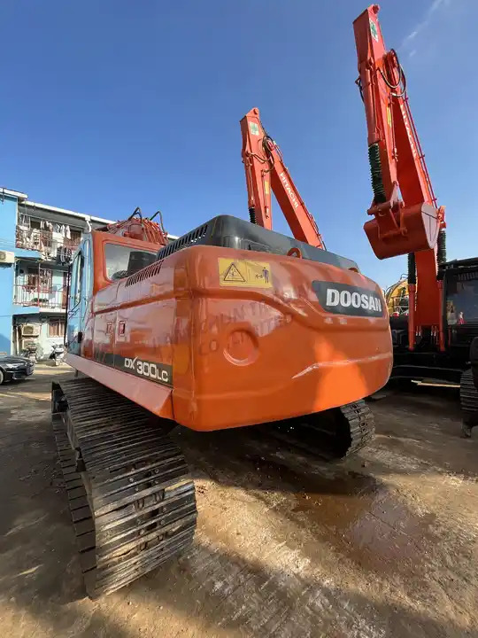 Low price hours Used Machinery Doosan300 dx300lc Hydraulic Crawler Backhoe Digger 30ton Used Excavator Doosan DX300LC - מחפר סורק: תמונה 5 Low price hours Used Machinery Doosan300 dx300lc Hydraulic Crawler Backhoe Digger 30ton Used Excavator Doosan DX300LC - מחפר סורק: תמונה 5