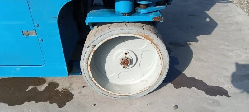 מעלית מספריים Genie GS4047 - 13,7m - electric: תמונה 12