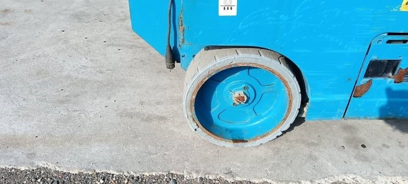 מעלית מספריים Genie GS4047 - 13,7m - electric: תמונה 10