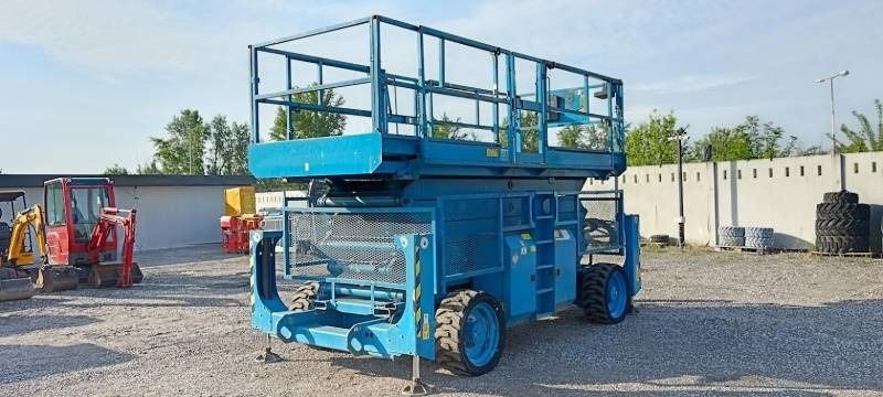 Genie GS5390 - 18m - 4x4 - Diesel - מעלית מספריים: תמונה 2 Genie GS5390 - 18m - 4x4 - Diesel - מעלית מספריים: תמונה 2