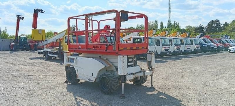Haulotte Compact 10 DX - 4x4 - 10m - diesel - מעלית מספריים: תמונה 1 Haulotte Compact 10 DX - 4x4 - 10m - diesel - מעלית מספריים: תמונה 1