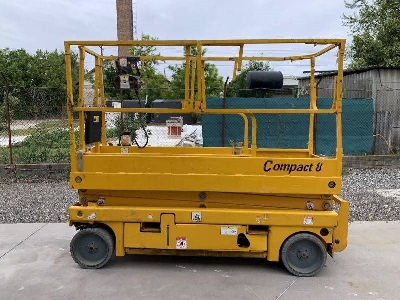 Haulotte Compact 8 - 8m, electric - מעלית מספריים: תמונה 4 Haulotte Compact 8 - 8m, electric - מעלית מספריים: תמונה 4