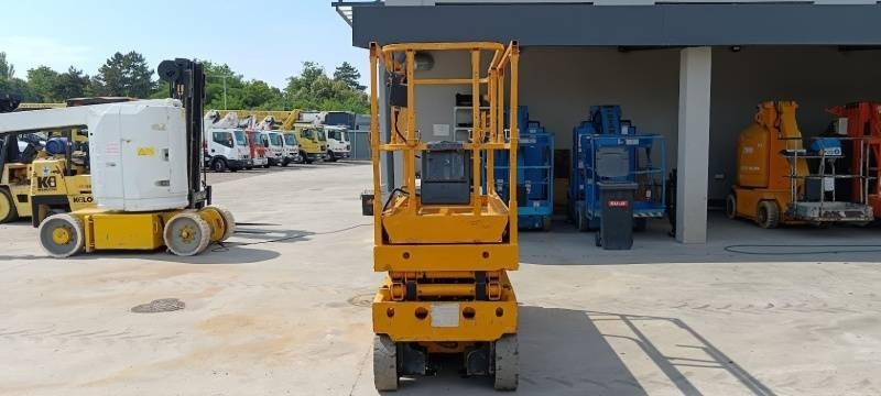 Haulotte Compact 8 - 8m, electric - מעלית מספריים: תמונה 3 Haulotte Compact 8 - 8m, electric - מעלית מספריים: תמונה 3