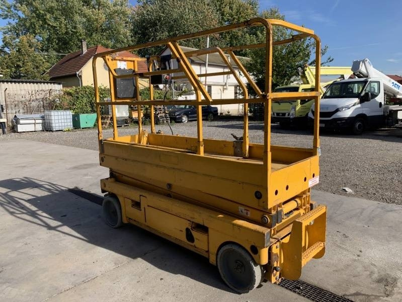 Haulotte Compact 8 - 8m, electric - מעלית מספריים: תמונה 1 Haulotte Compact 8 - 8m, electric - מעלית מספריים: תמונה 1