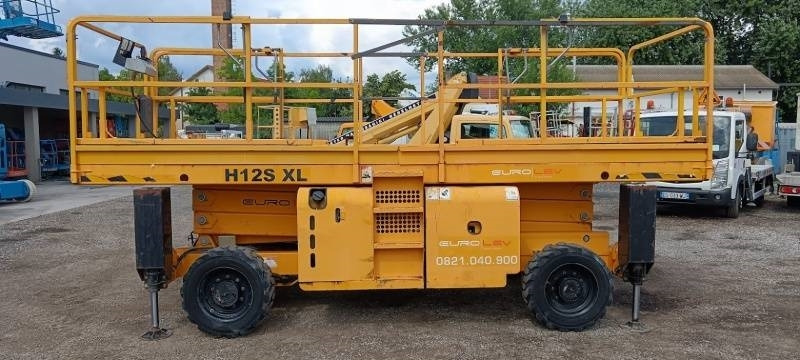 Haulotte H12SXLNT - 12m, 4x4, diesel - מעלית מספריים: תמונה 5 Haulotte H12SXLNT - 12m, 4x4, diesel - מעלית מספריים: תמונה 5