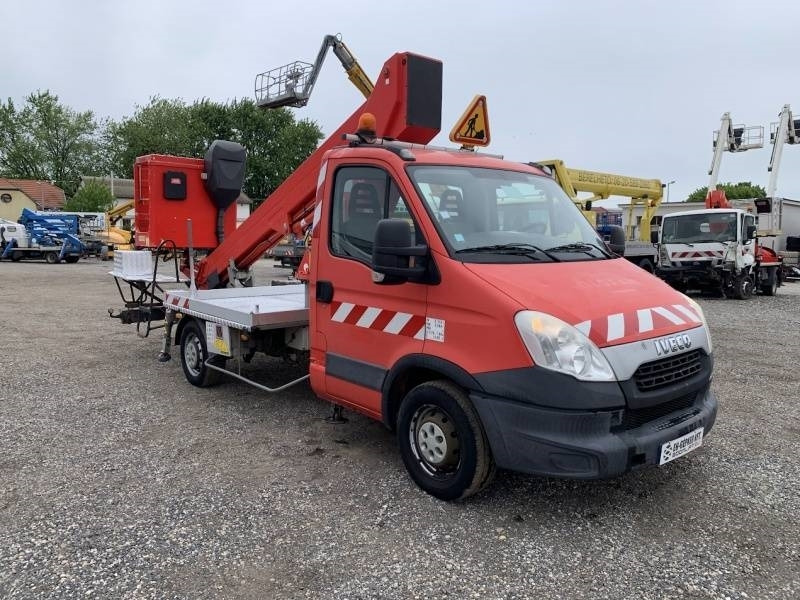 Iveco Daily GSR E179T - 17,1m - 200 kg - פלטפורמה אווירית מותקנת על משאית: תמונה 1 Iveco Daily GSR E179T - 17,1m - 200 kg - פלטפורמה אווירית מותקנת על משאית: תמונה 1