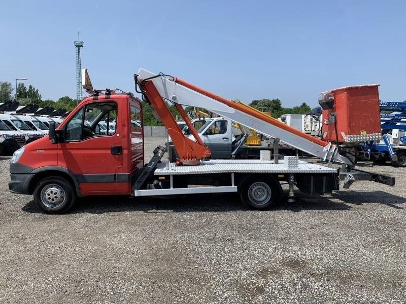 Iveco Daily Multitel 160 ALU DS - 16m - פלטפורמה אווירית מותקנת על משאית: תמונה 5 Iveco Daily Multitel 160 ALU DS - 16m - פלטפורמה אווירית מותקנת על משאית: תמונה 5