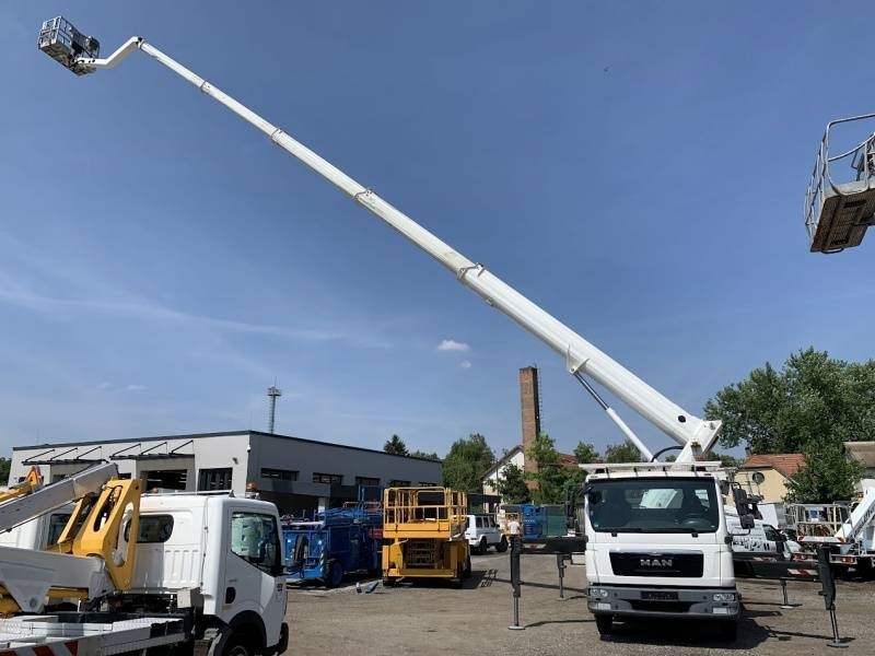 פלטפורמה אווירית מותקנת על משאית MAN TGL 7.150 RuthmannSteiger T330 - 33m - 320 kg: תמונה 9