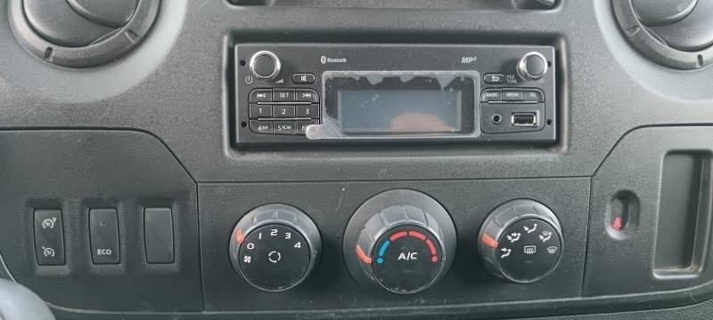 פלטפורמה אווירית מותקנת על משאית Renault Master Versalift ETL-32-125 - 12,5 m - 120kg: תמונה 12