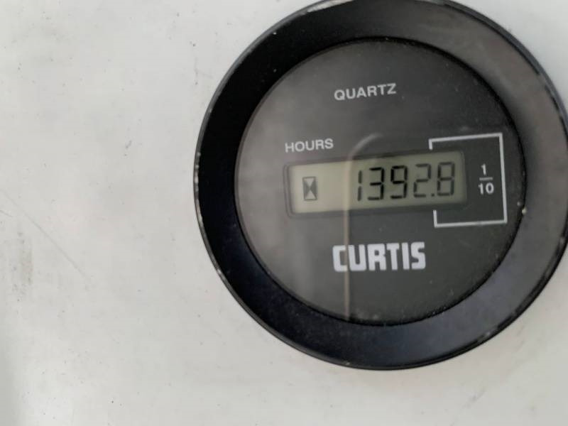 פלטפורמה אווירית מותקנת על משאית Renault Master Versalift ETL-32-125 - 12,5 m - 120kg: תמונה 18 פלטפורמה אווירית מותקנת על משאית Renault Master Versalift ETL-32-125 - 12,5 m - 120kg: תמונה 18