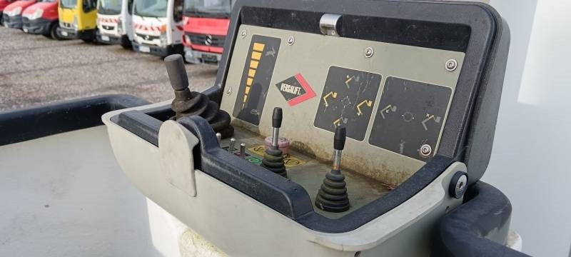 פלטפורמה אווירית מותקנת על משאית Renault Master Versalift ETL-32-125 - 12,5 m - 120kg: תמונה 14