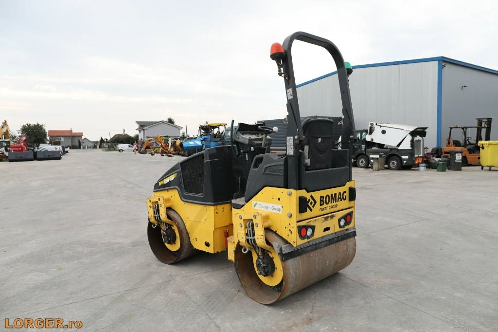Bomag BW 120 AD-5 - רולר כביש: תמונה 2 Bomag BW 120 AD-5 - רולר כביש: תמונה 2
