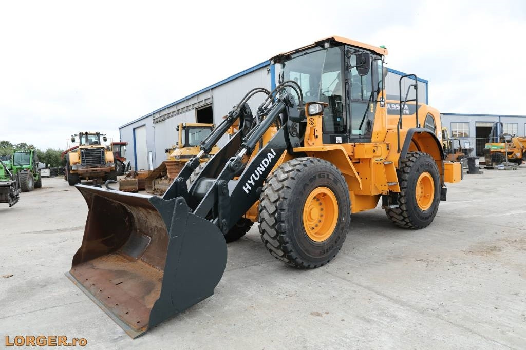 Hyundai HL 955 A - מעמיס גלגלים: תמונה 1 Hyundai HL 955 A - מעמיס גלגלים: תמונה 1