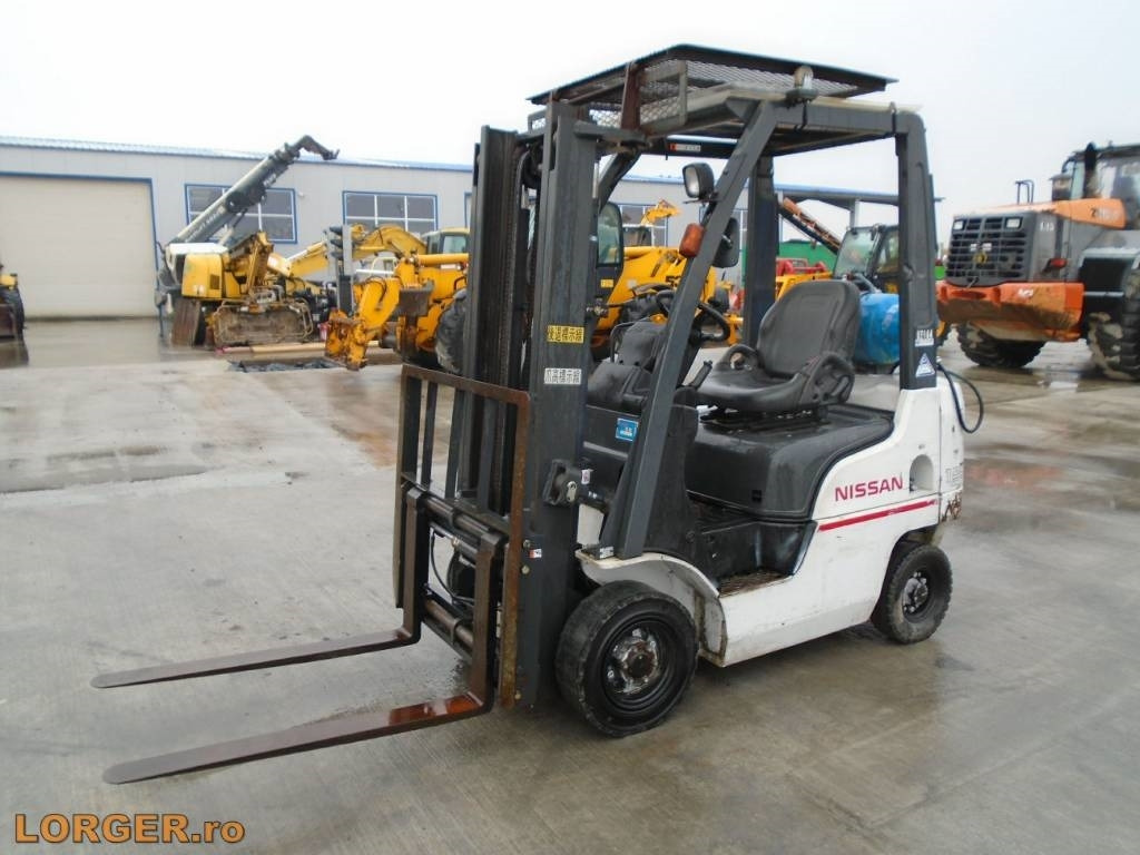 Nissan EBT P1F1 - מלגזת LPG: תמונה 1 Nissan EBT P1F1 - מלגזת LPG: תמונה 1