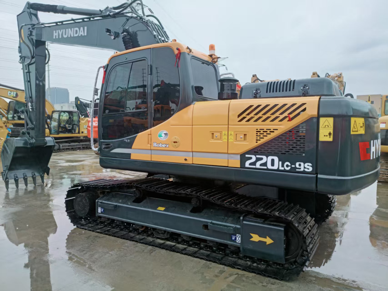 חָדָשׁ מחפר hyundai 220-9: תמונה 1