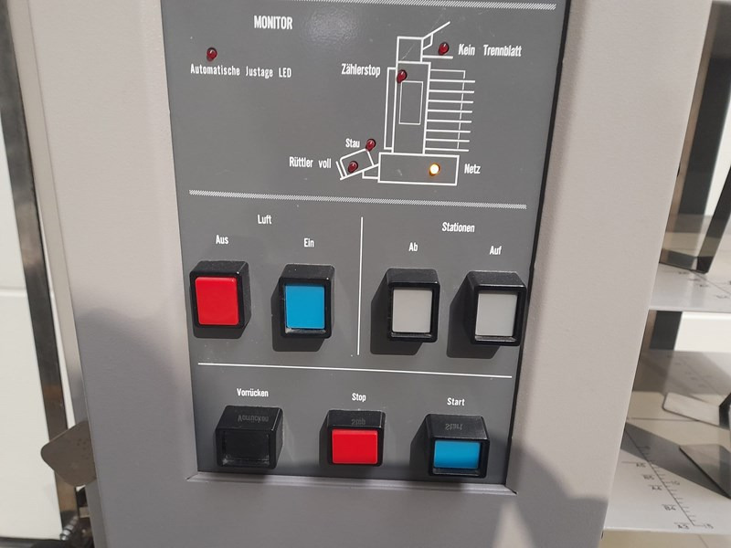 Horizon AC-8000 S | collator | 8 stations | 1992 - מכונת הדפסה: תמונה 3 Horizon AC-8000 S | collator | 8 stations | 1992 - מכונת הדפסה: תמונה 3
