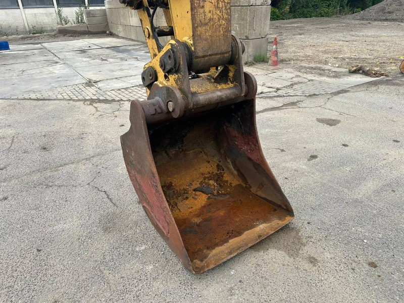 מחפר סורק Cat 318 C L: תמונה 14