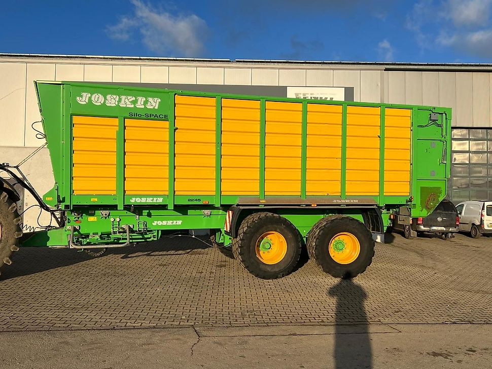 J.Reiff Sarl
Herr Stefan Neukirch - 77 Z.I in den - קרון נגרר חקלאי: תמונה 1 J.Reiff Sarl
Herr Stefan Neukirch - 77 Z.I in den - קרון נגרר חקלאי: תמונה 1