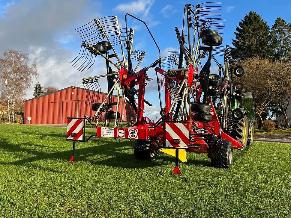 J.Reiff Sarl
Herr Stefan Neukirch - 77 Z.I in den - גורף/ מגרפה: תמונה 3 J.Reiff Sarl
Herr Stefan Neukirch - 77 Z.I in den - גורף/ מגרפה: תמונה 3