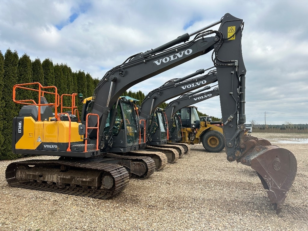 Volvo EC 140 EL - מחפר סורק: תמונה 1 Volvo EC 140 EL - מחפר סורק: תמונה 1