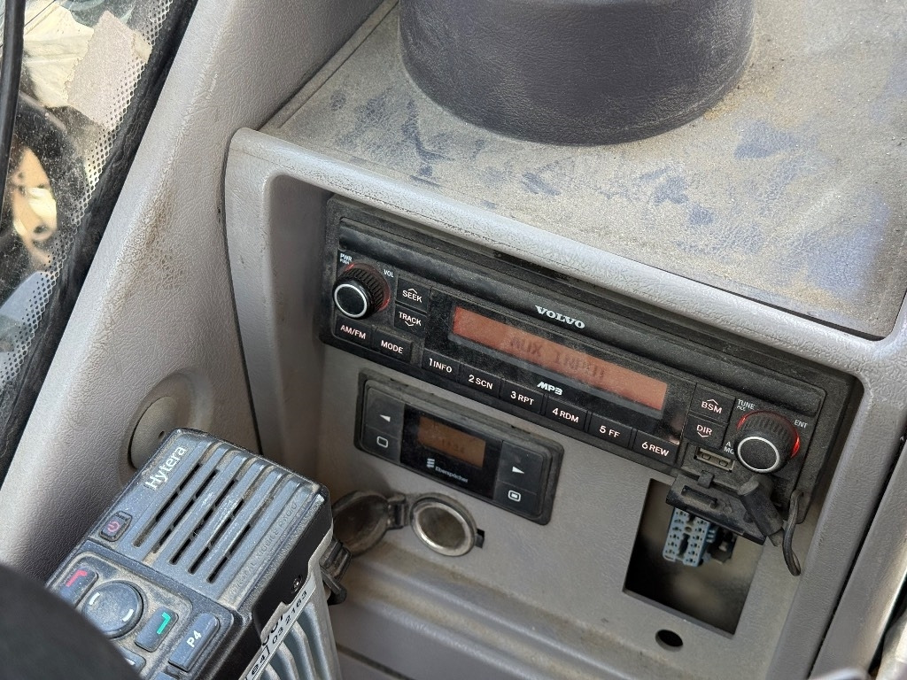 מחפר סורק Volvo EC 220 EL: תמונה 36