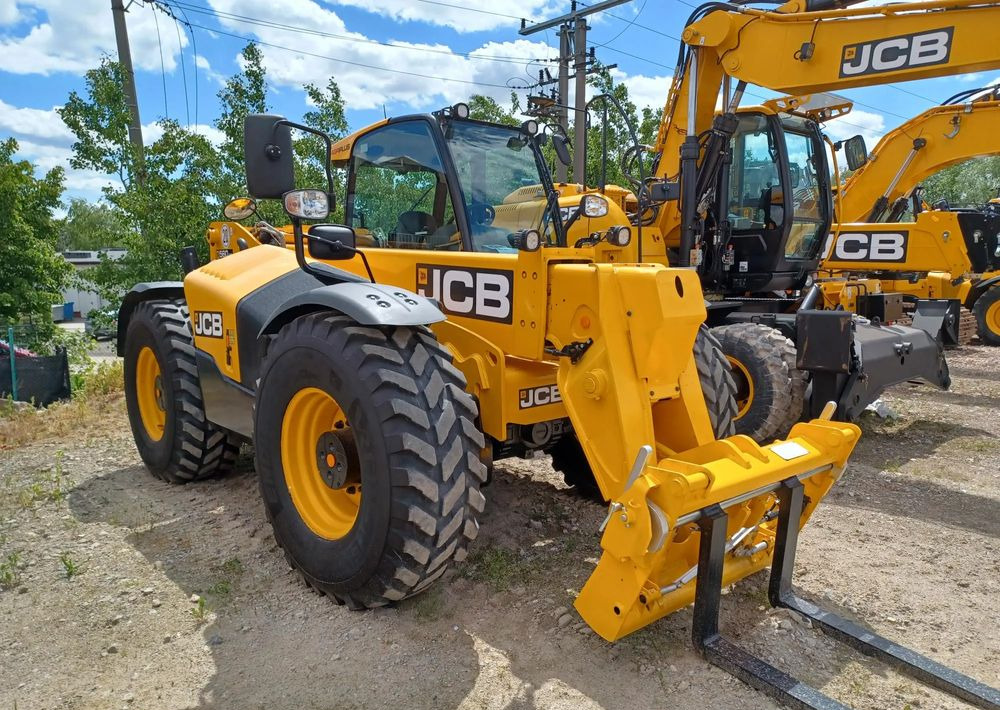 JCB 560-80 Agri Plus - מפעיל טלסקופי: תמונה 2 JCB 560-80 Agri Plus - מפעיל טלסקופי: תמונה 2