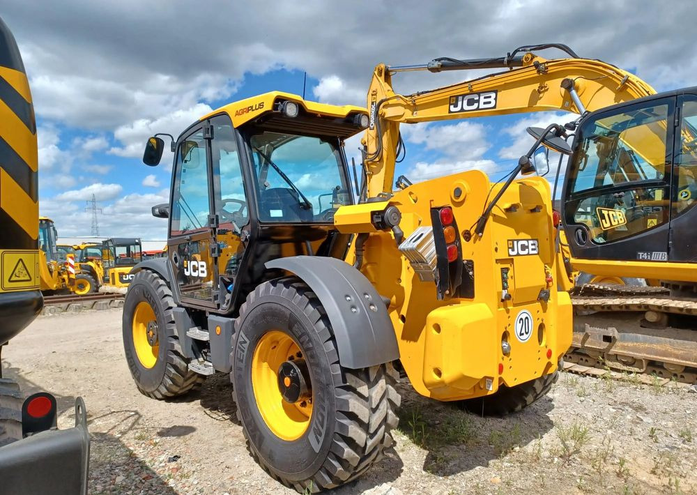 JCB 560-80 Agri Plus - מפעיל טלסקופי: תמונה 4 JCB 560-80 Agri Plus - מפעיל טלסקופי: תמונה 4