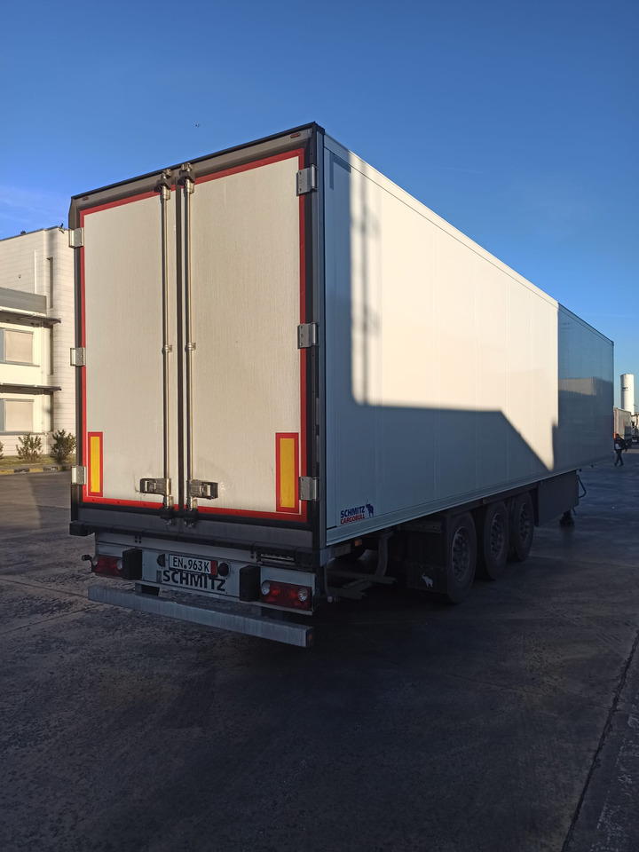 SCHMITZ CARGOBULL ThermoKing SKO 24/L - 13.4 FP COOL V7 FP 60 SMART - סמיטריילר עם קירור: תמונה 4 SCHMITZ CARGOBULL ThermoKing SKO 24/L - 13.4 FP COOL V7 FP 60 SMART - סמיטריילר עם קירור: תמונה 4