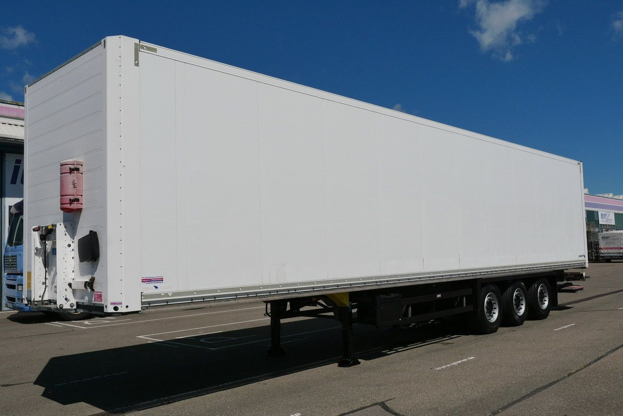 Schmitz Cargobull SKO 24/ ROLLTOR / LBW 2000 kg / TÜV NEU - סמיטריילר בתיבה סגורה: תמונה 4 Schmitz Cargobull SKO 24/ ROLLTOR / LBW 2000 kg / TÜV NEU - סמיטריילר בתיבה סגורה: תמונה 4