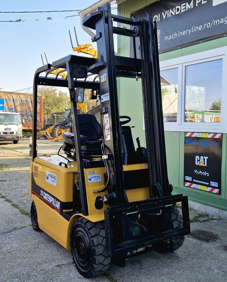 Caterpillar EP25 - משאית הגעה: תמונה 1 Caterpillar EP25 - משאית הגעה: תמונה 1