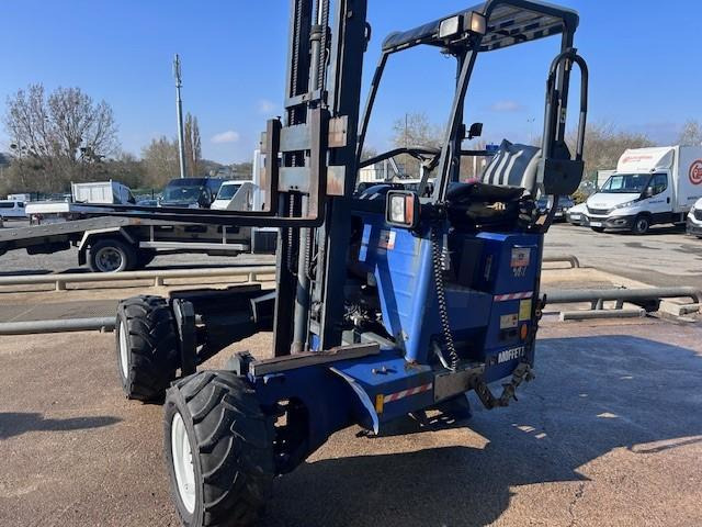 MOFFET M8-25.4 3X3X3 M8-25.4 MULTIDIRECTIONNEL - מלגזה מותקנת על משאית: תמונה 1 MOFFET M8-25.4 3X3X3 M8-25.4 MULTIDIRECTIONNEL - מלגזה מותקנת על משאית: תמונה 1