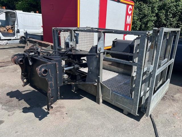 משאית הגעה Manitou MT1840A 4 ROUES MOTRICES: תמונה 8 משאית הגעה Manitou MT1840A 4 ROUES MOTRICES: תמונה 8