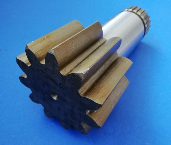 010450A Wałek silnika obrotu Yanmar VIO 75 - מנוע נדנדה עבור מכונת בנייה: תמונה 1 010450A Wałek silnika obrotu Yanmar VIO 75 - מנוע נדנדה עבור מכונת בנייה: תמונה 1