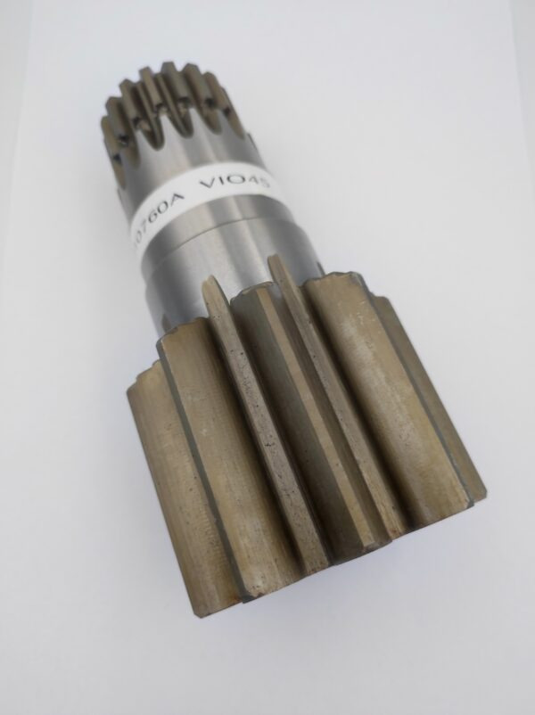 010760A Wałek silnika obrotu Yanmar VIO 45 - מנוע נדנדה עבור מכונת בנייה: תמונה 1 010760A Wałek silnika obrotu Yanmar VIO 45 - מנוע נדנדה עבור מכונת בנייה: תמונה 1