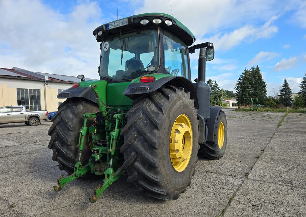 John Deere 8260R - טרקטור חקלאי: תמונה 5 John Deere 8260R - טרקטור חקלאי: תמונה 5