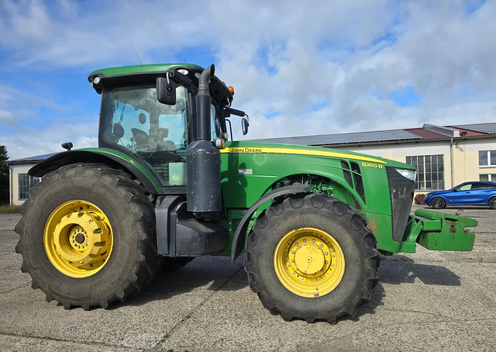 John Deere 8260R - טרקטור חקלאי: תמונה 4 John Deere 8260R - טרקטור חקלאי: תמונה 4